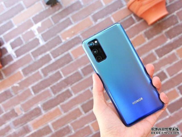 从3899降至2999,华为荣耀麒麟990 5G旗舰,对比新品荣耀30如何?