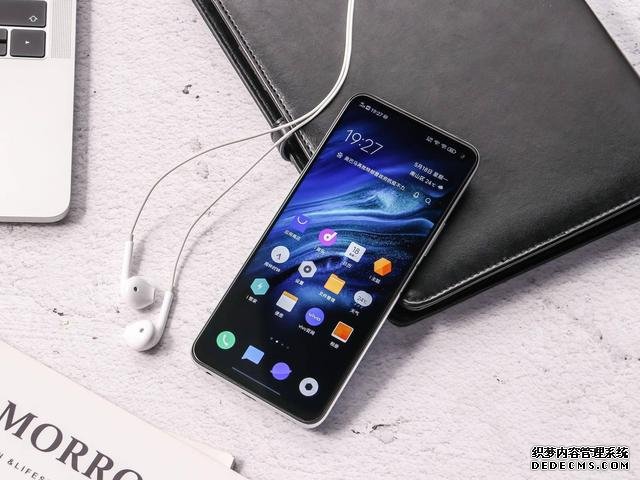 三款两千档5G新机,荣耀、红米、iQOO,应该怎么选?