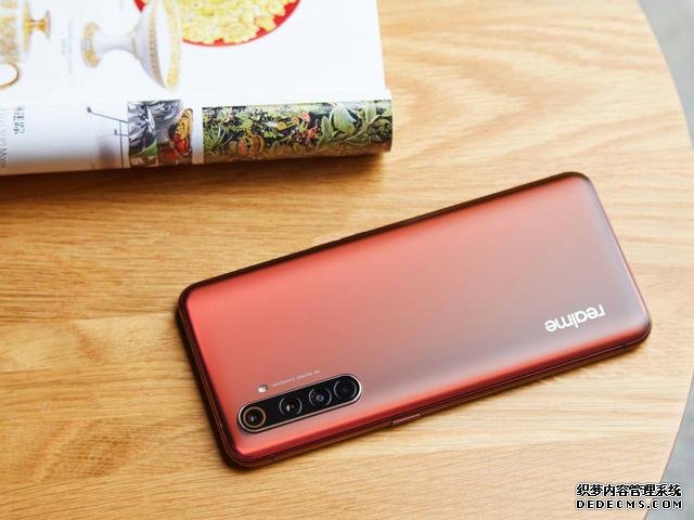 从3599降至2799,骁龙865+8GB+90HZ三星屏+65W,如今很值得