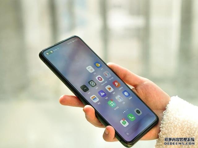 从3599降至2799,骁龙865+8GB+90HZ三星屏+65W,如今很值得