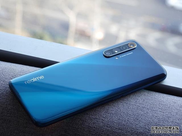 从3599降至2799,骁龙865+8GB+90HZ三星屏+65W,如今很值得