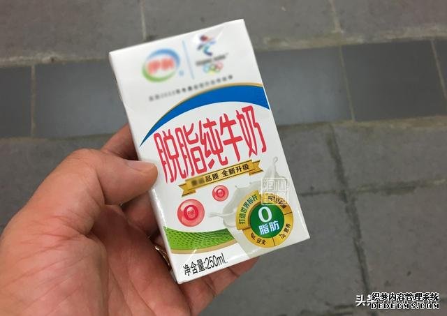 全脂、低脂、脱脂牛奶,应该怎么选?4个知识点,教你正确喝牛奶