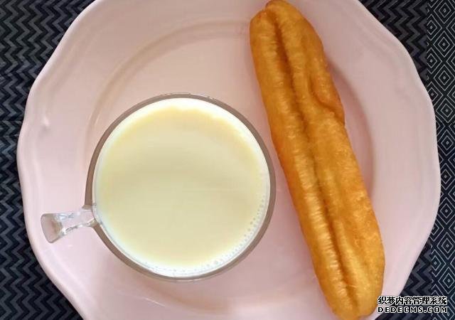现在才知道,下面这4种美食不适合早餐吃,哪些是你正在吃的?