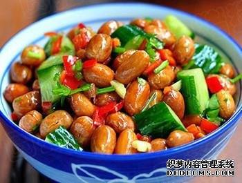 低调的“落花生”到底有什么用?这三种人常吃花生好处多多