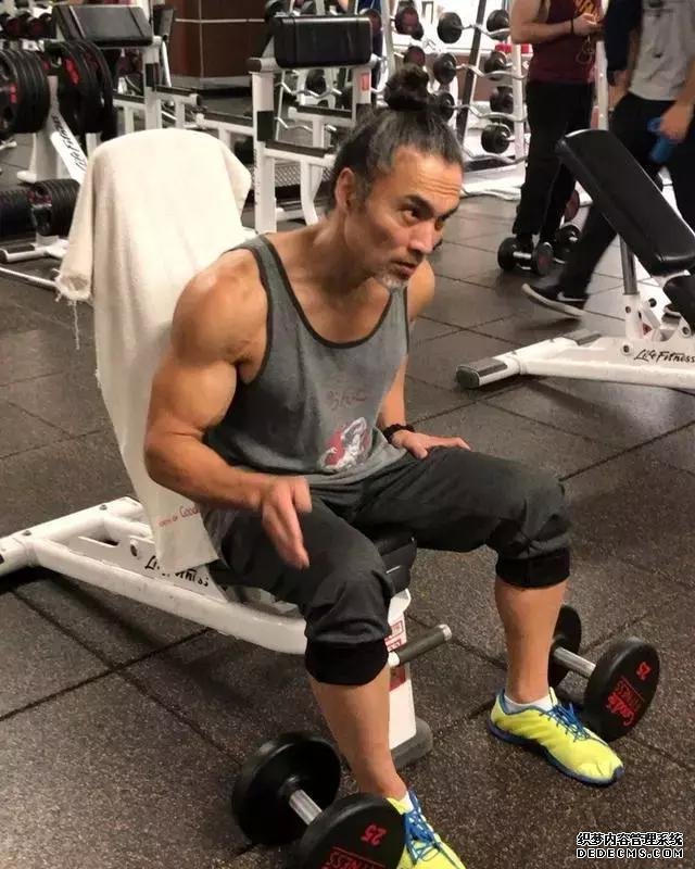 那些坚持健身直到50岁的人,心态和肌肉会发生什么变化?