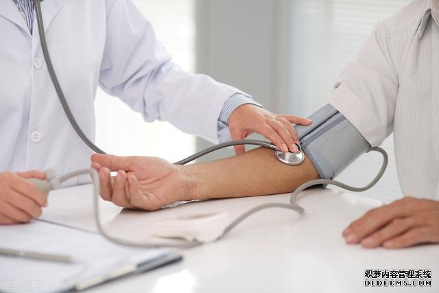 炎炎夏日，血压比平时下降了，高血压患者应注意哪些方面的调养？