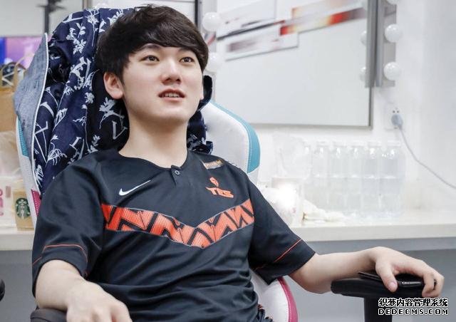 JackeyLove心态为何这么好?TES经理爆料,他有一个锻炼心态的方法