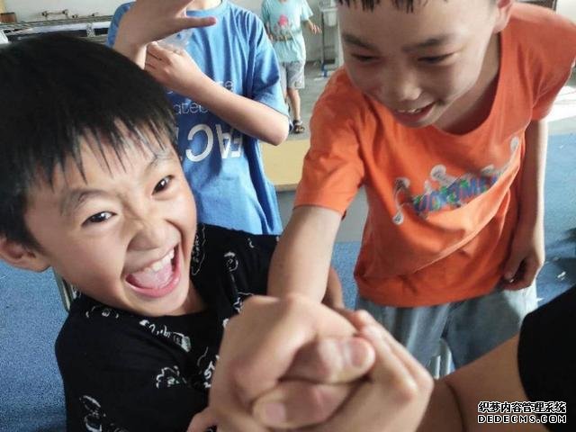 挂上你迷人的微笑,造诣健康心理