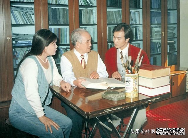 跟国医大师一起学超简便的居家健身法,增强免疫力