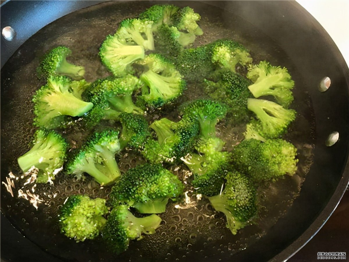 不焯水不能吃的5种食材,以后别直接下锅,吃久了对身体有伤害