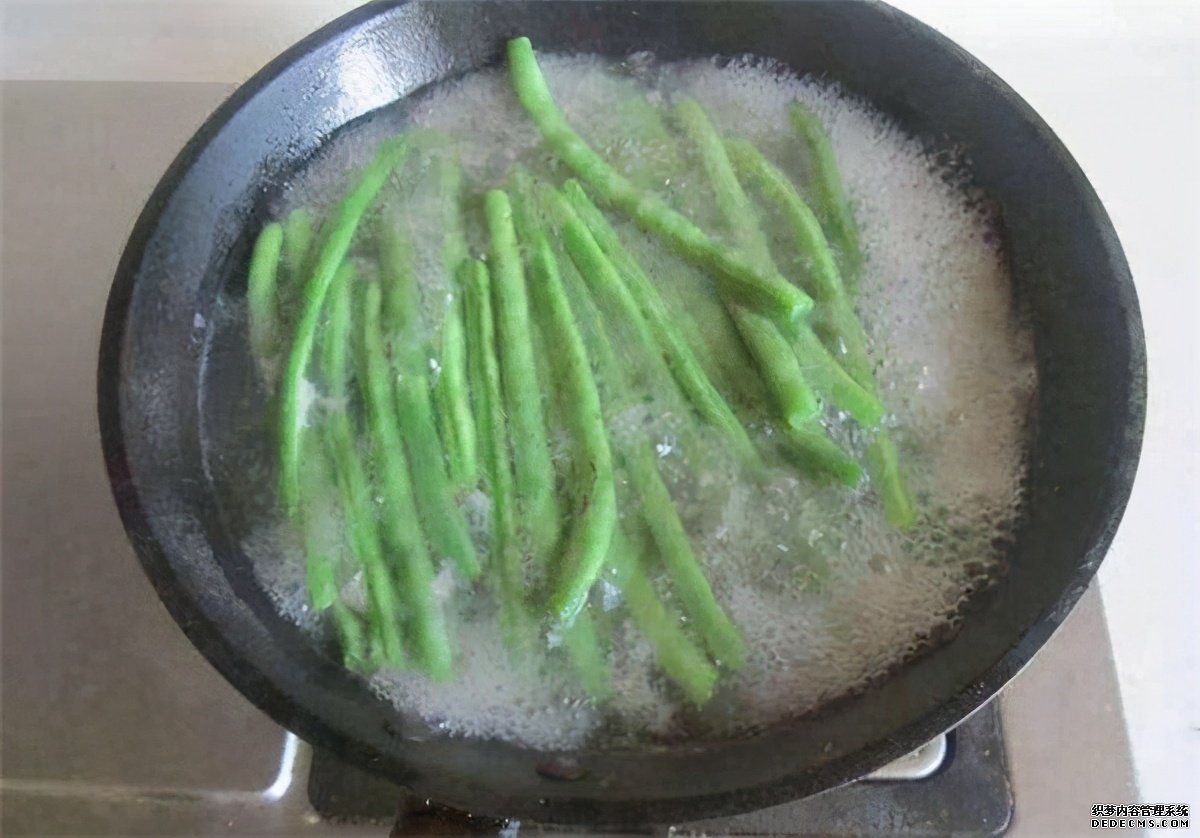 不焯水不能吃的5种食材,以后别直接下锅,吃久了对身体有伤害