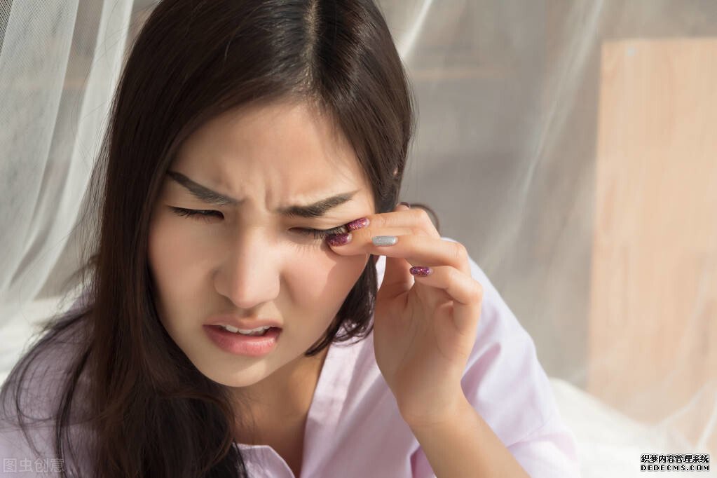 眼睛出现红血丝?可能是2种病,3个不良习惯,用这4个办法解决