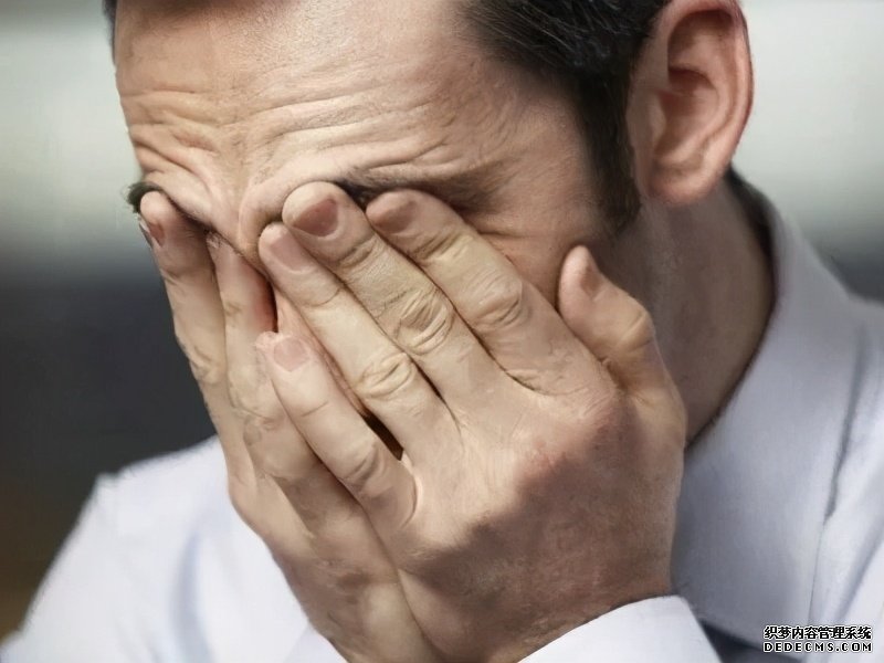 眼睛出现红血丝?可能是2种病,3个不良习惯,用这4个办法解决