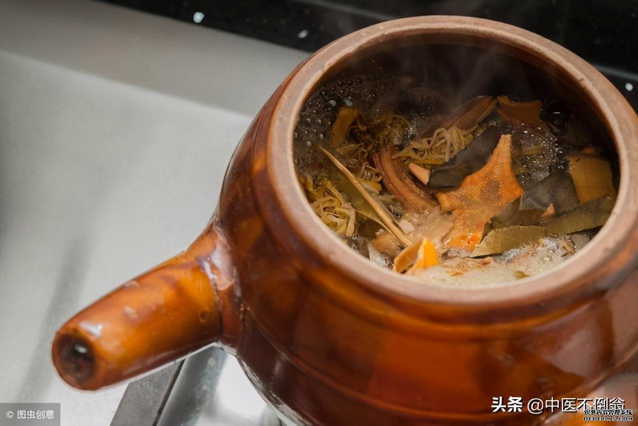 白鲜皮地肤子,治疗湿热导致的皮肤湿疹、疥癣、黄水流脓,效佳
