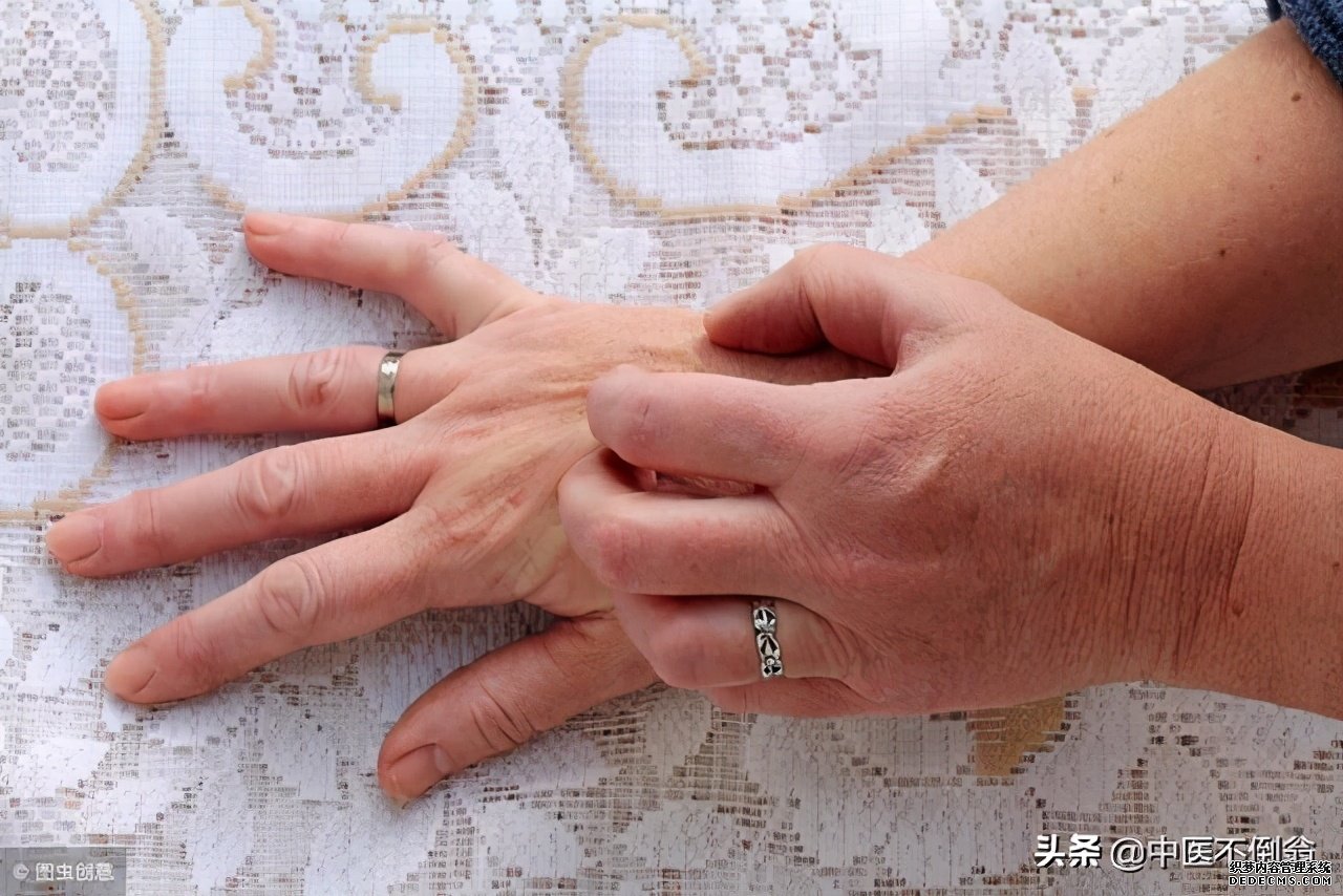 白鲜皮地肤子,治疗湿热导致的皮肤湿疹、疥癣、黄水流脓,效佳